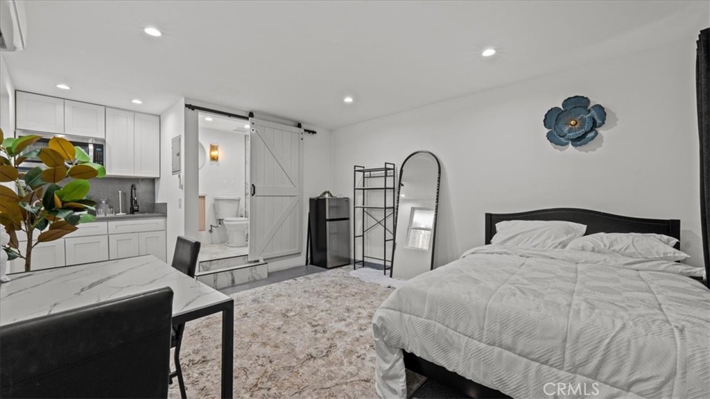 4731 W El Segundo