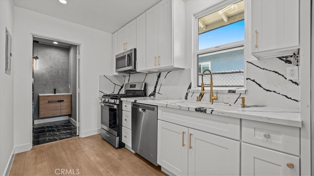 4731 W El Segundo