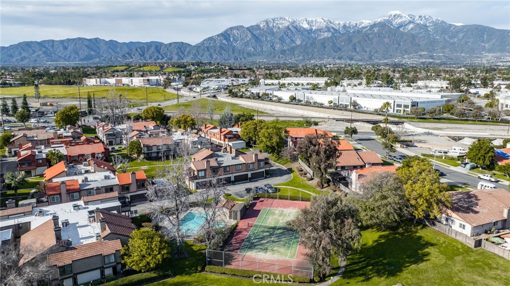 1834 N Solano Avenue