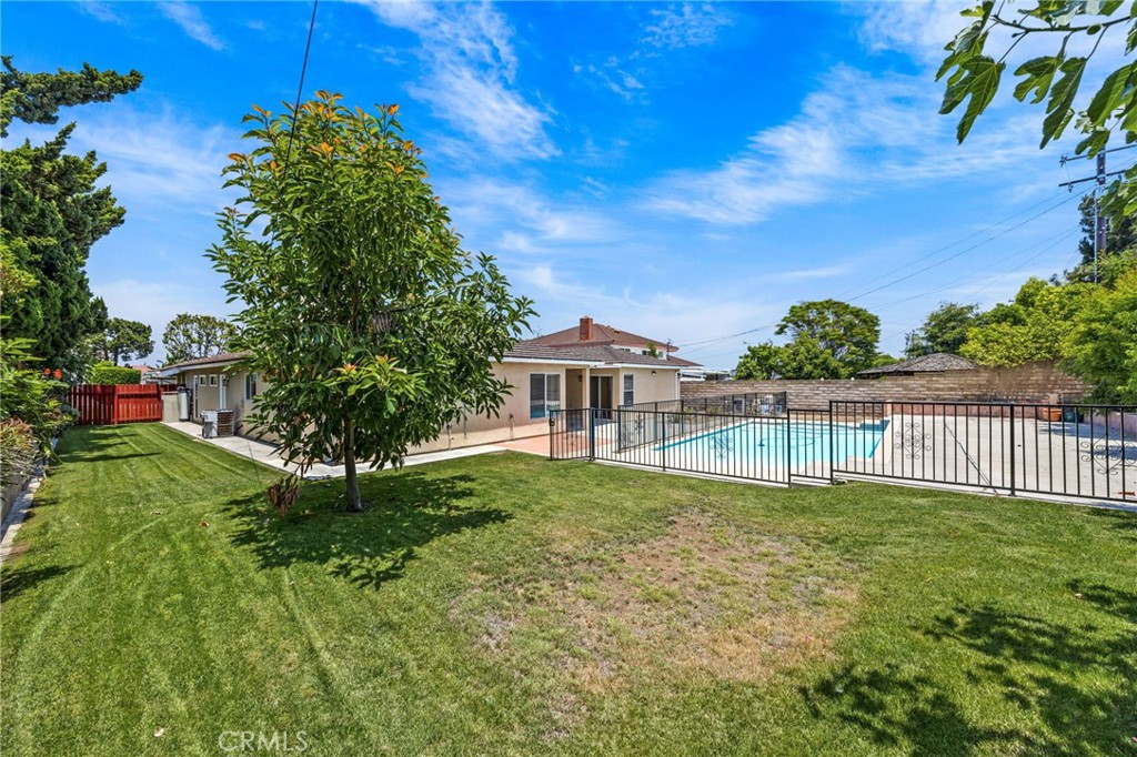 15454 Facilidad Street