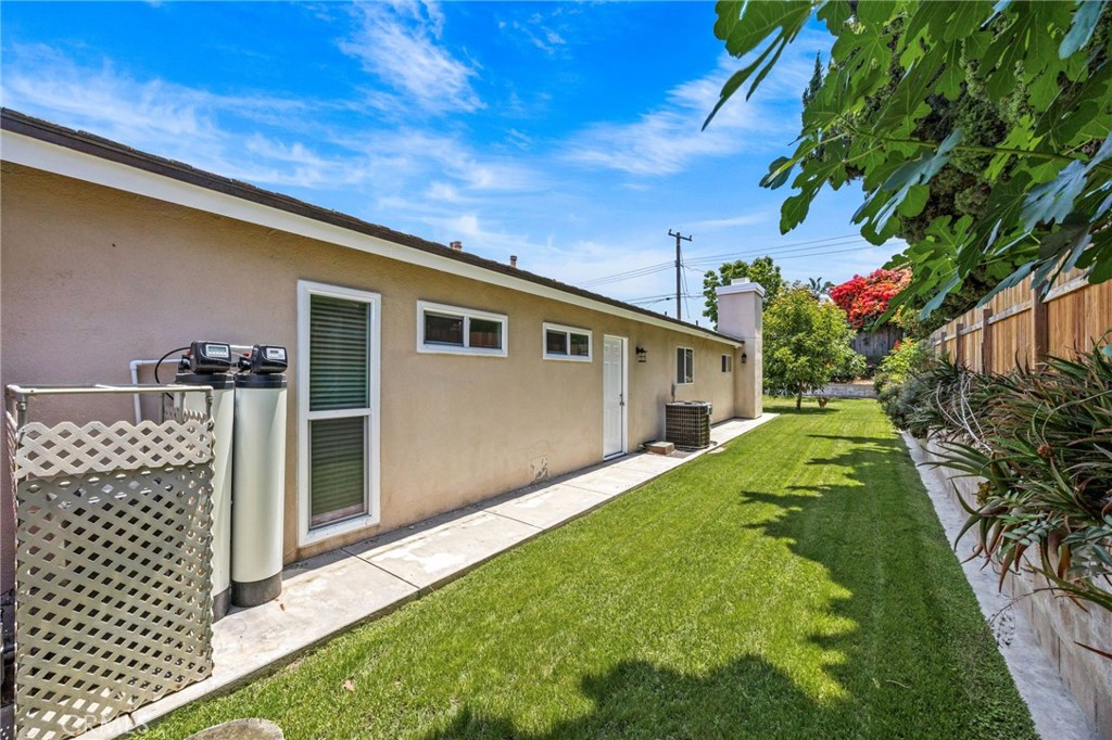 15454 Facilidad Street