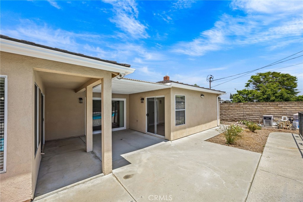 15454 Facilidad Street