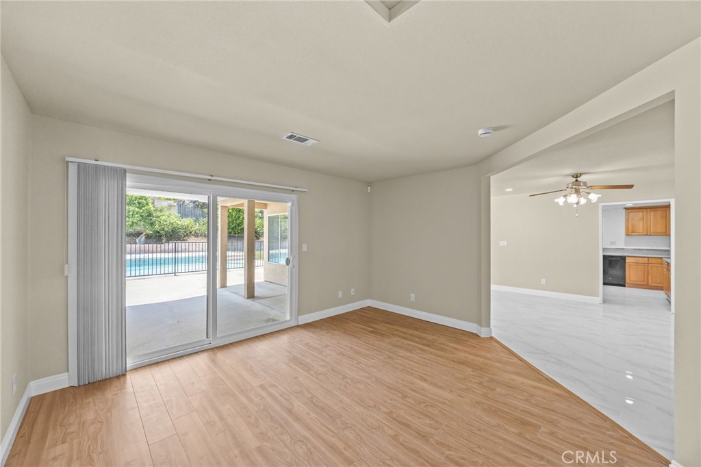 15454 Facilidad Street