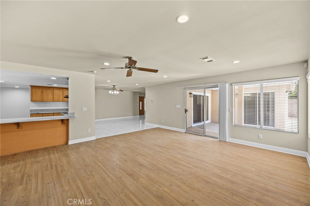 15454 Facilidad Street