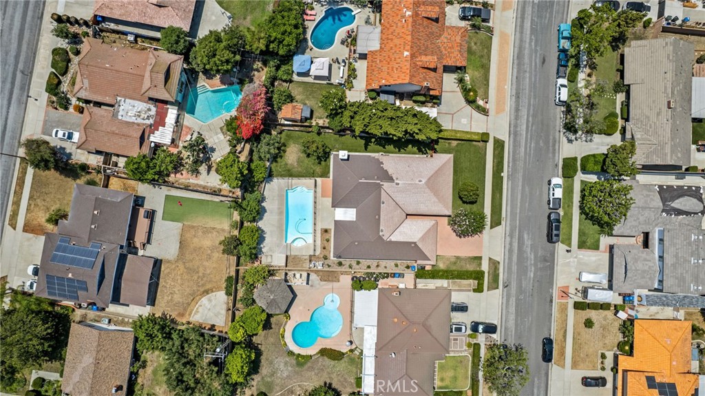 15454 Facilidad Street