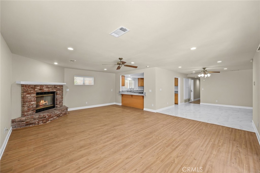 15454 Facilidad Street