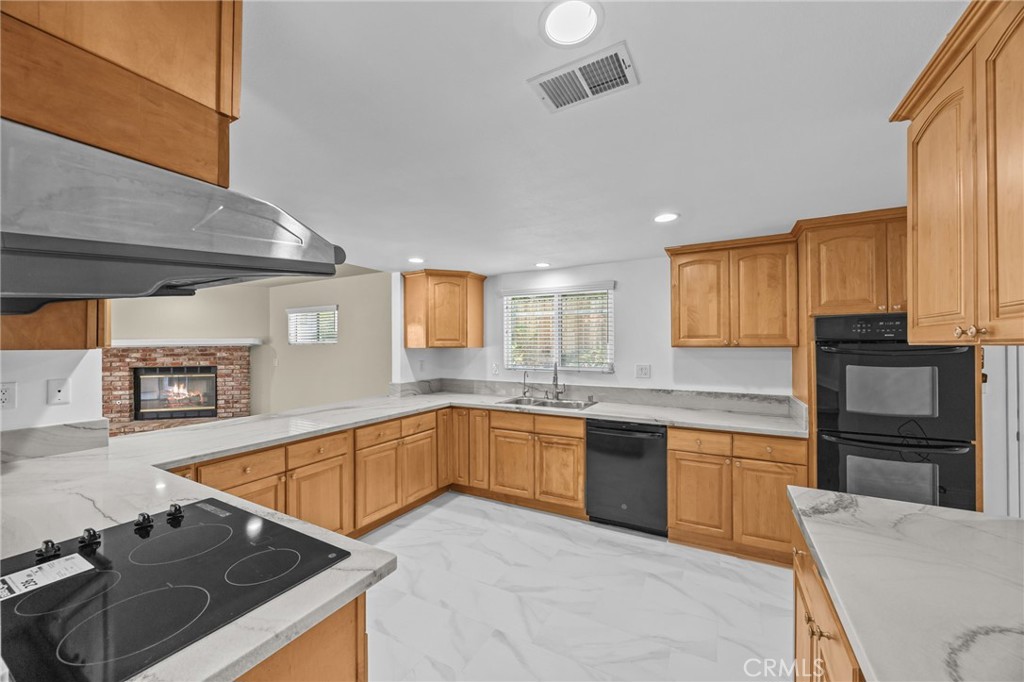 15454 Facilidad Street