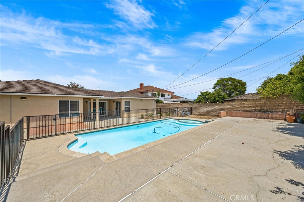 15454 Facilidad Street