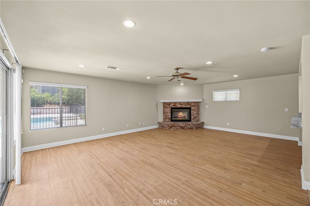 15454 Facilidad Street