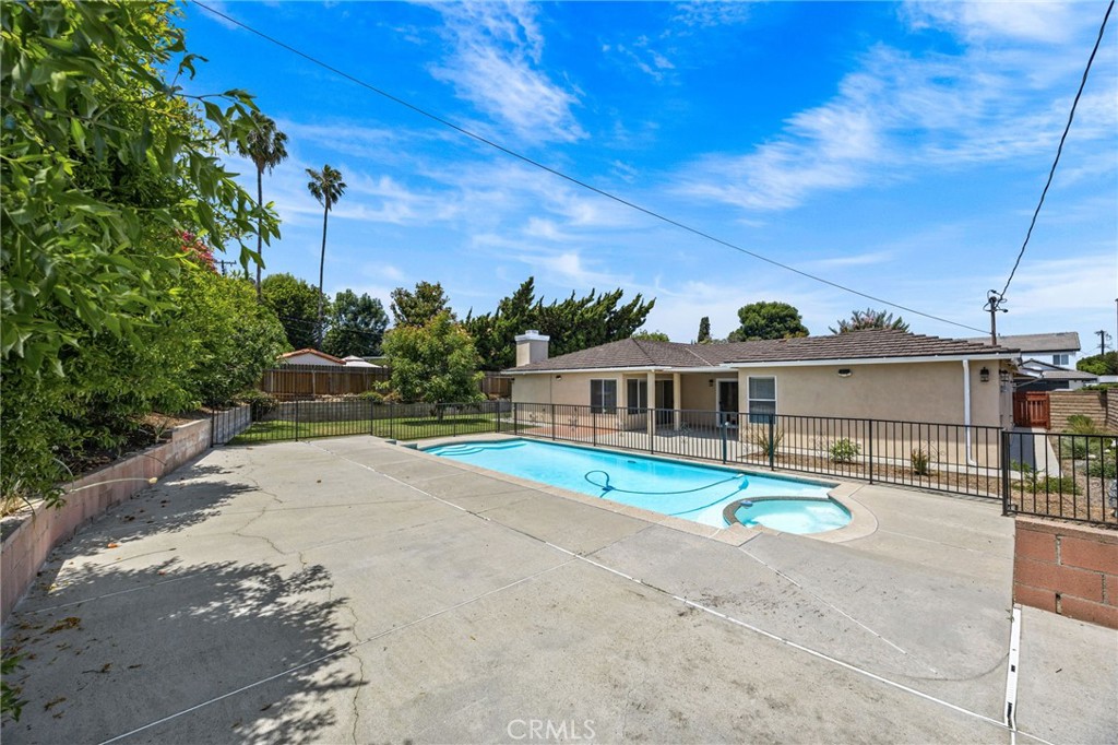 15454 Facilidad Street