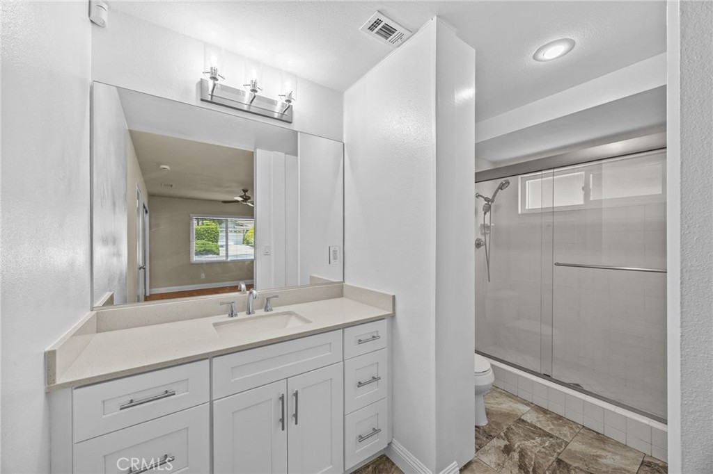 15454 Facilidad Street