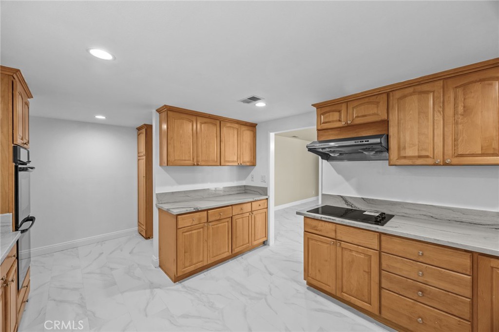 15454 Facilidad Street