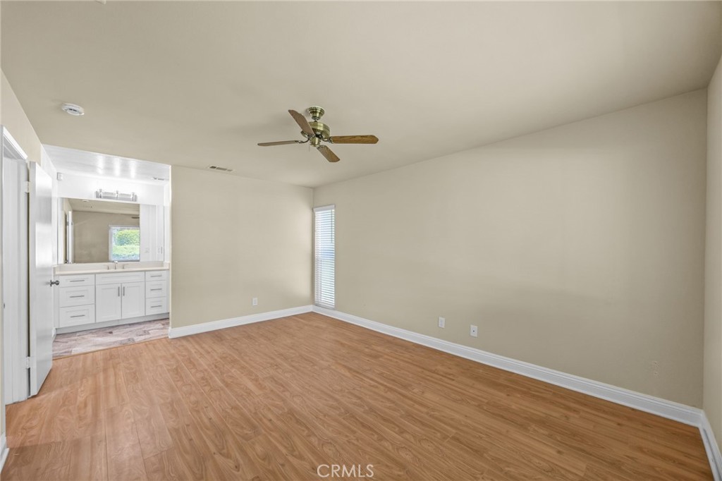 15454 Facilidad Street