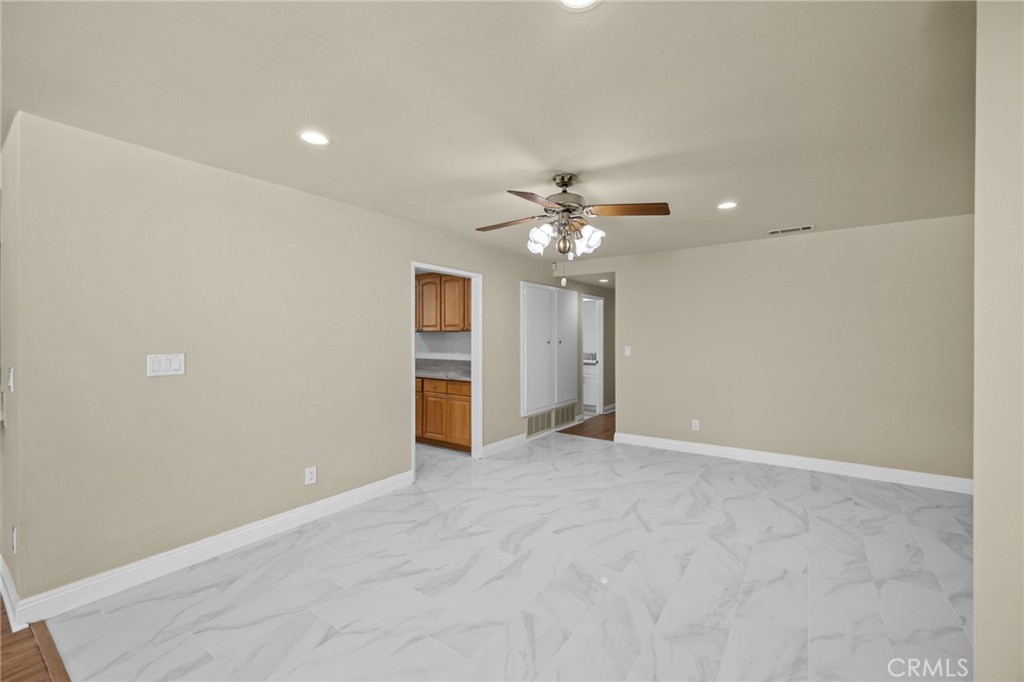 15454 Facilidad Street