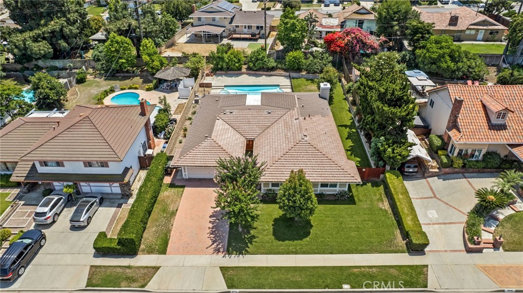 15454 Facilidad Street