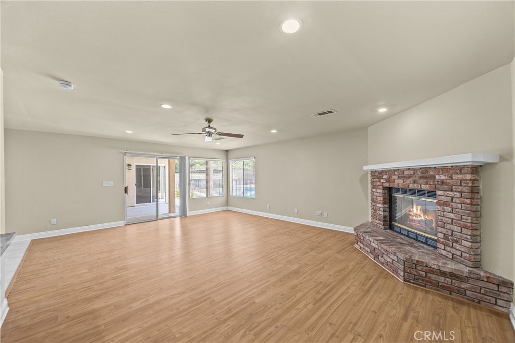 15454 Facilidad Street