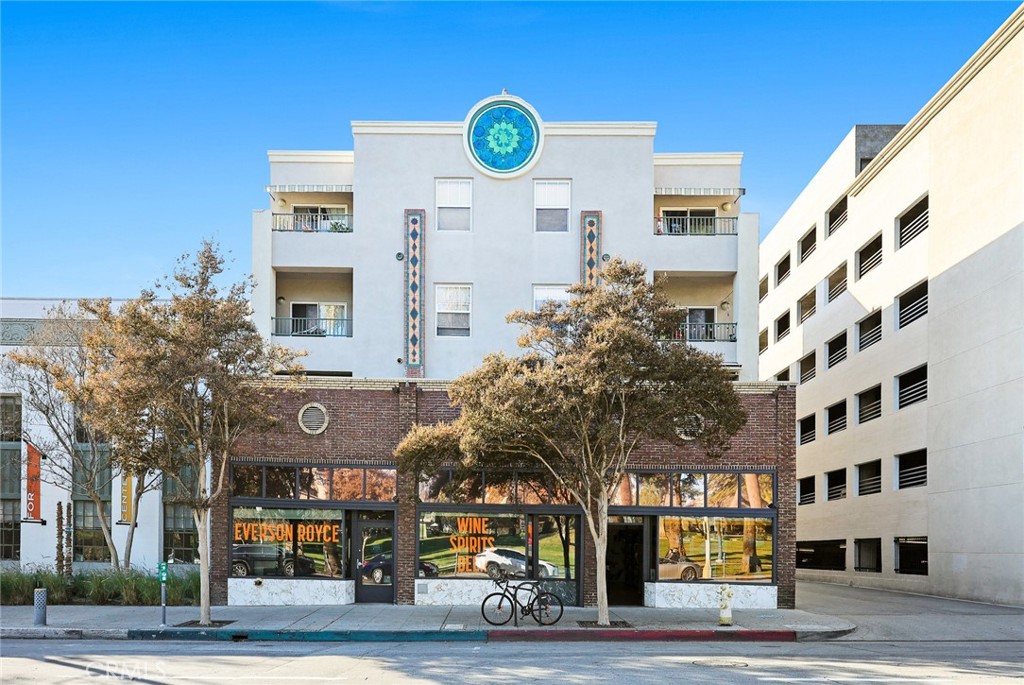 155 N Raymond Avenue