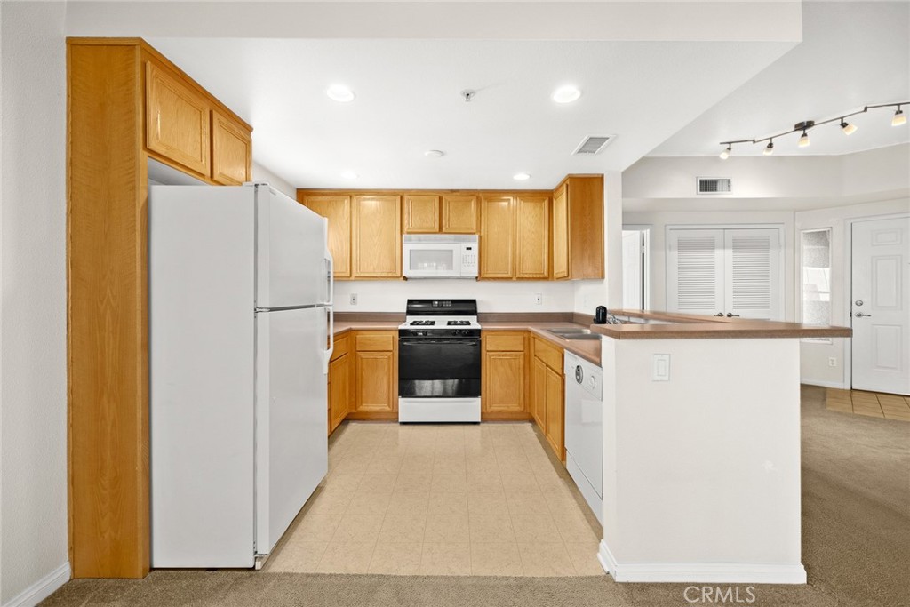 155 N Raymond Avenue