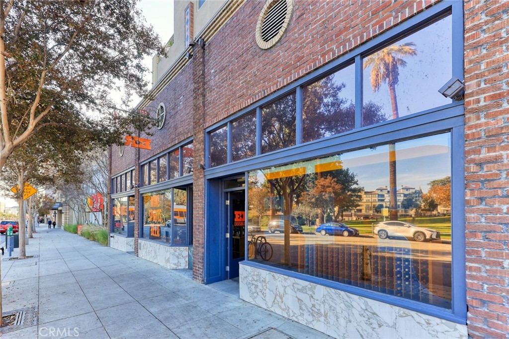 155 N Raymond Avenue