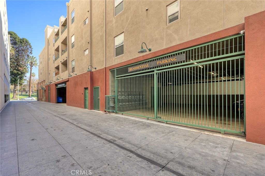 155 N Raymond Avenue