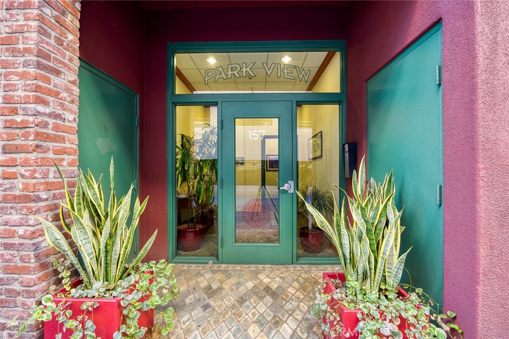 155 N Raymond Avenue