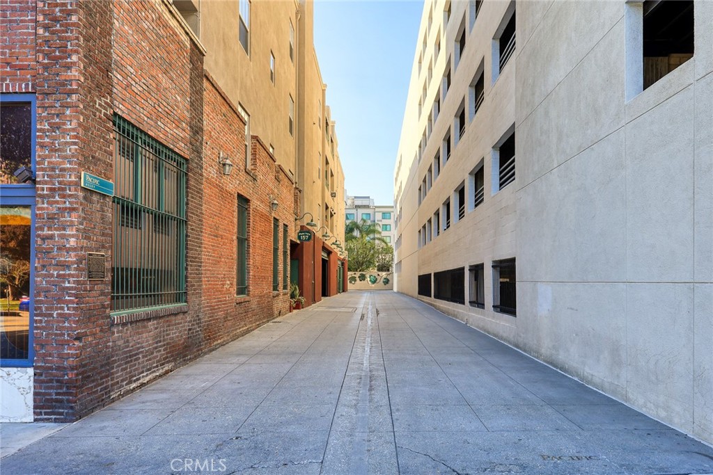 155 N Raymond Avenue