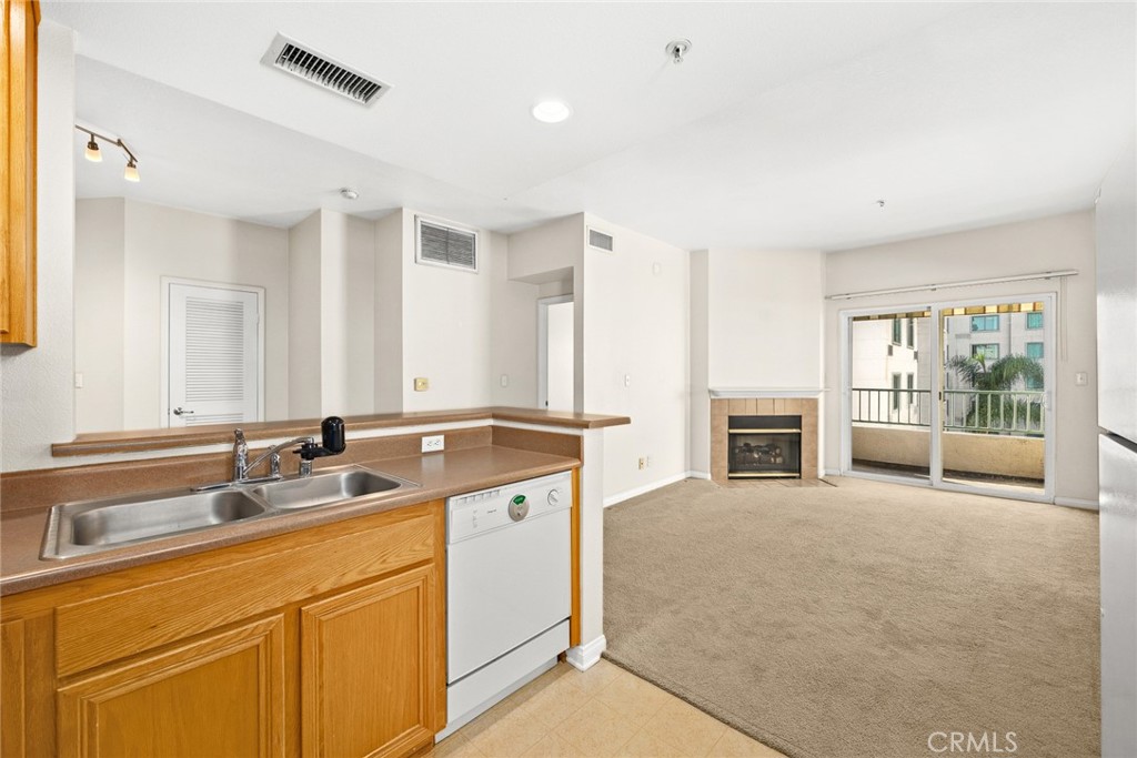 155 N Raymond Avenue