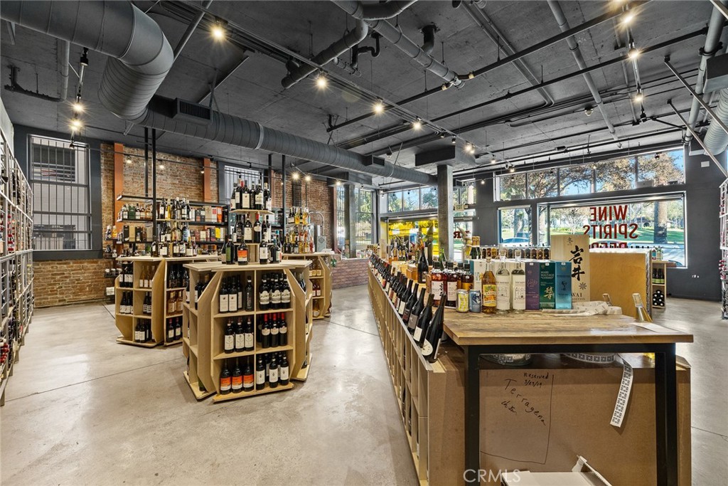 155 N Raymond Avenue