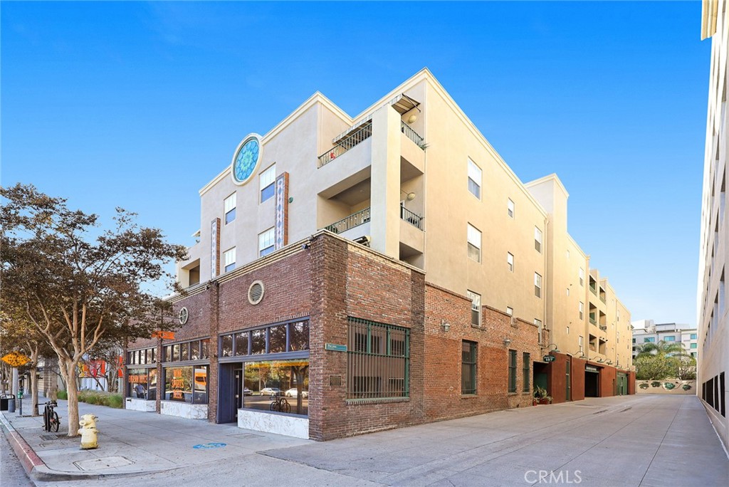 155 N Raymond Avenue