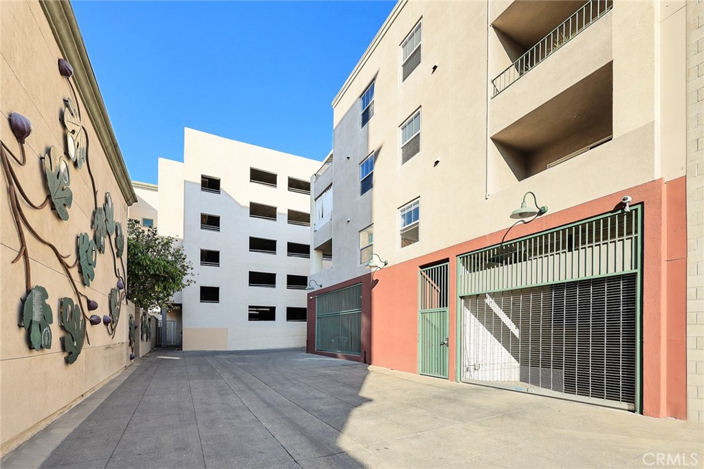 155 N Raymond Avenue