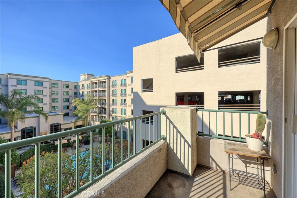 155 N Raymond Avenue