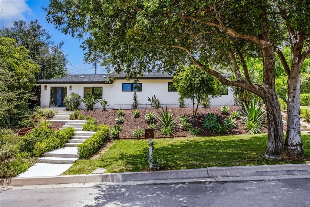 212 Carolwood Drive