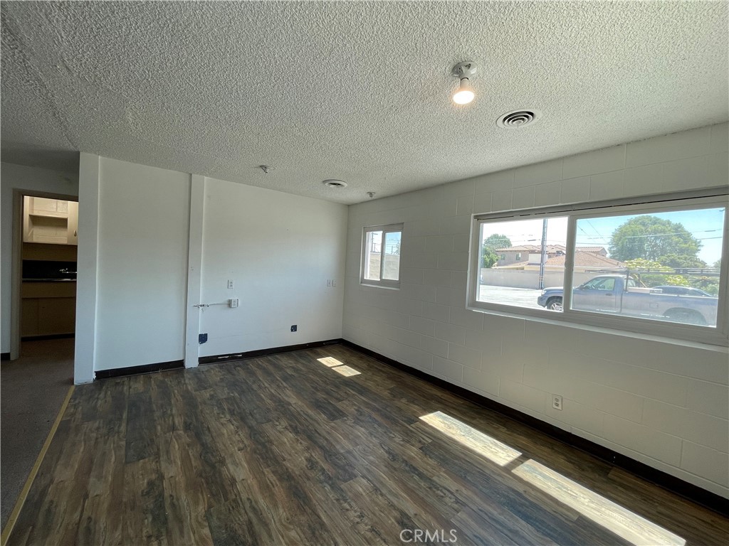 180 W Live Oak Avenue