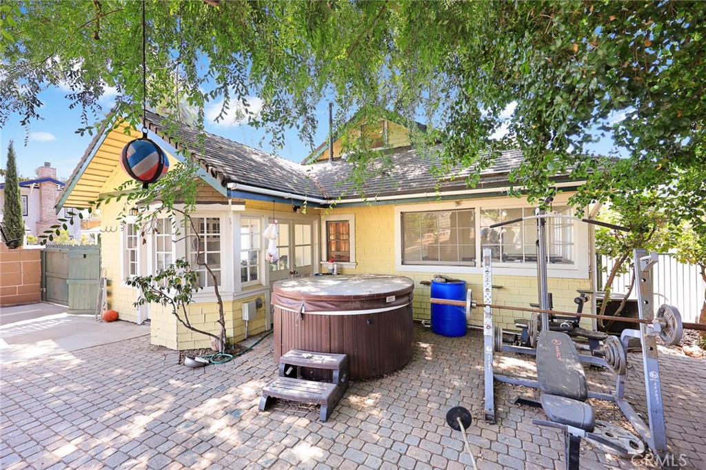 187 W Montecito Avenue