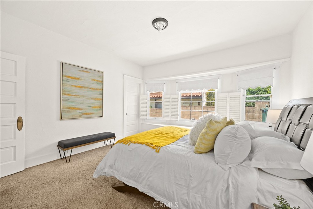 187 W Montecito Avenue
