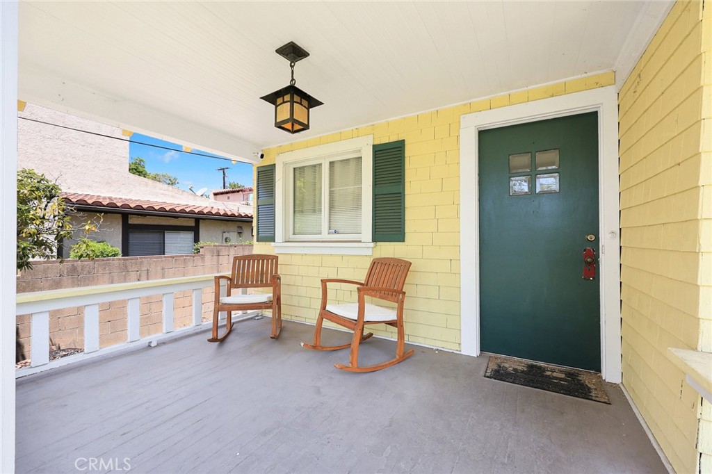 187 W Montecito Avenue