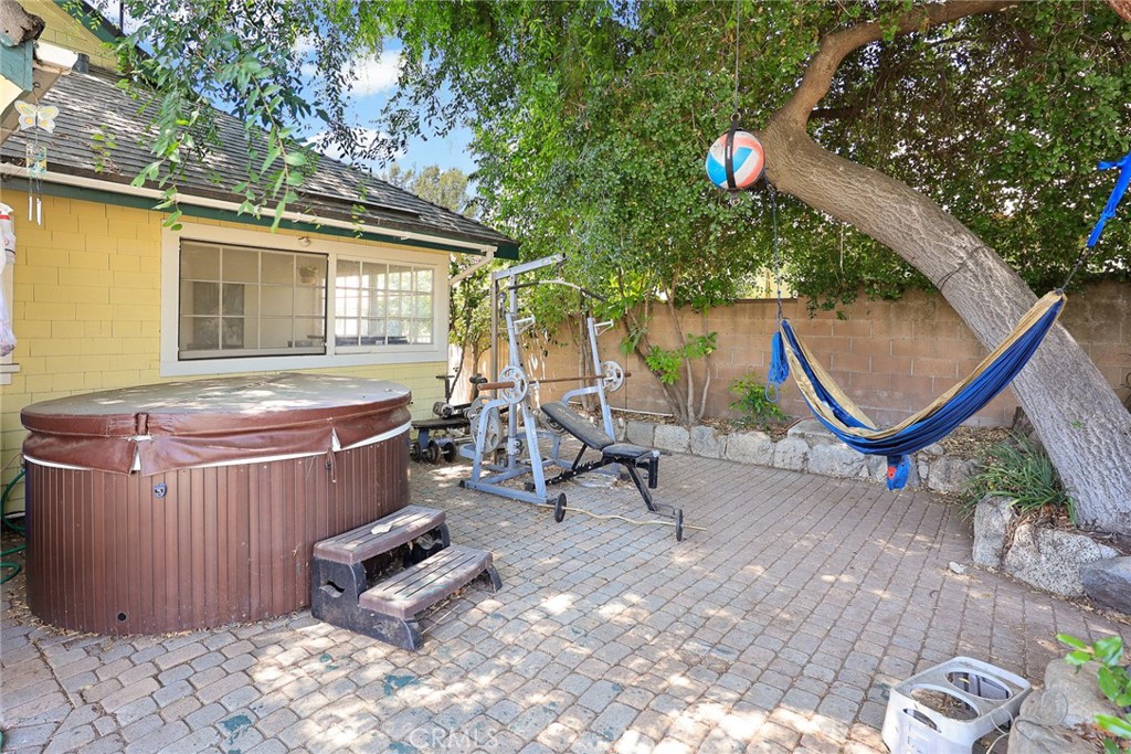 187 W Montecito Avenue