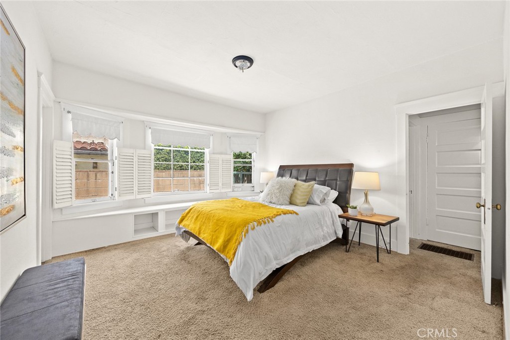 187 W Montecito Avenue