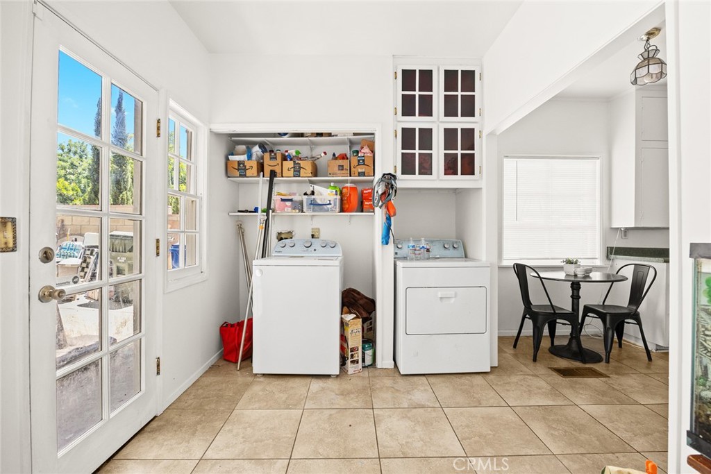 187 W Montecito Avenue