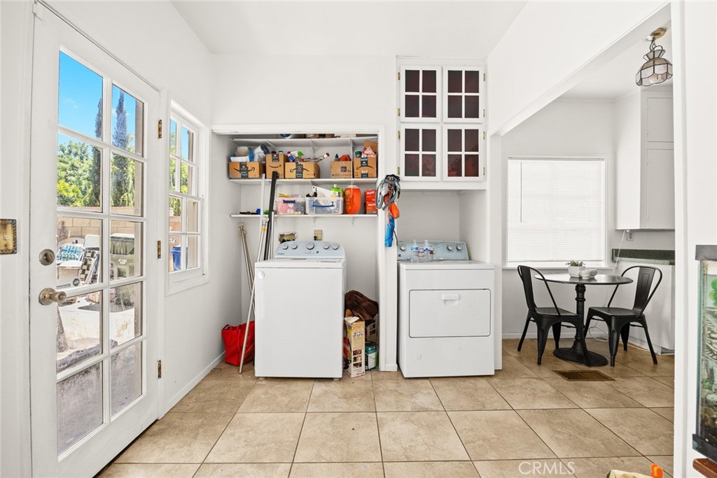 187 W Montecito Avenue