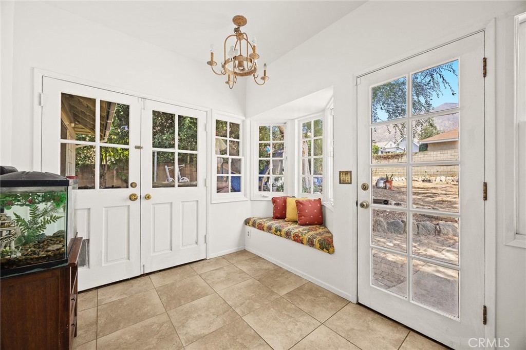 187 W Montecito Avenue