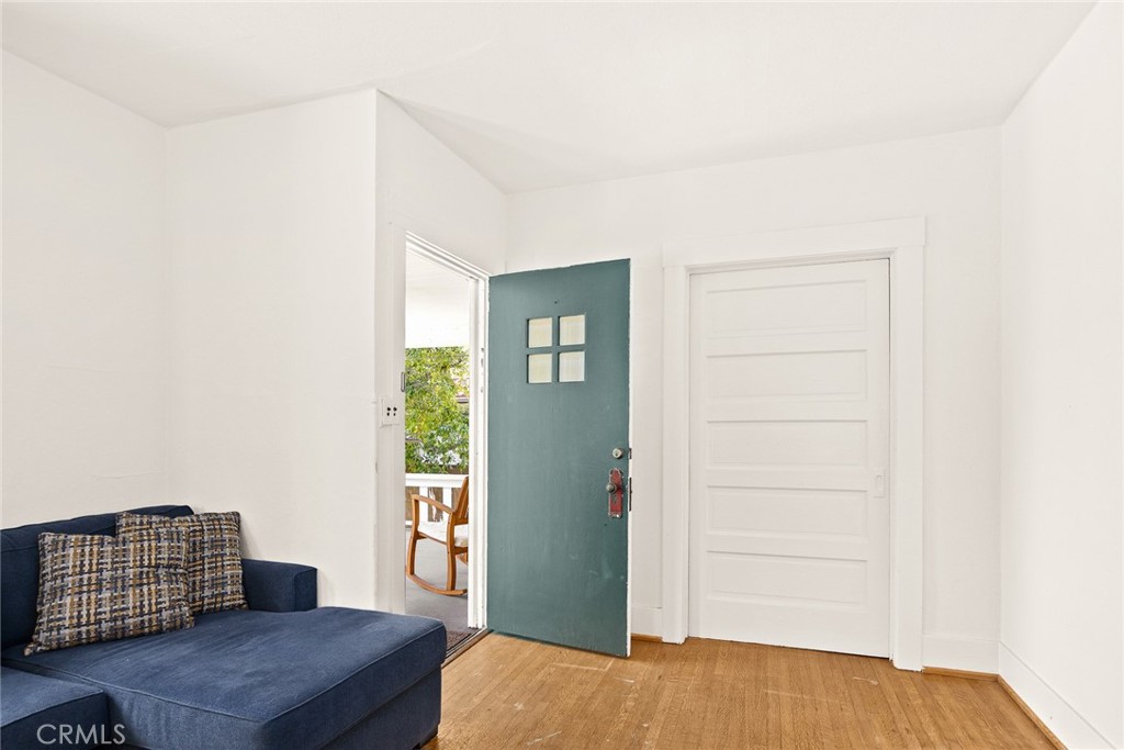 187 W Montecito Avenue