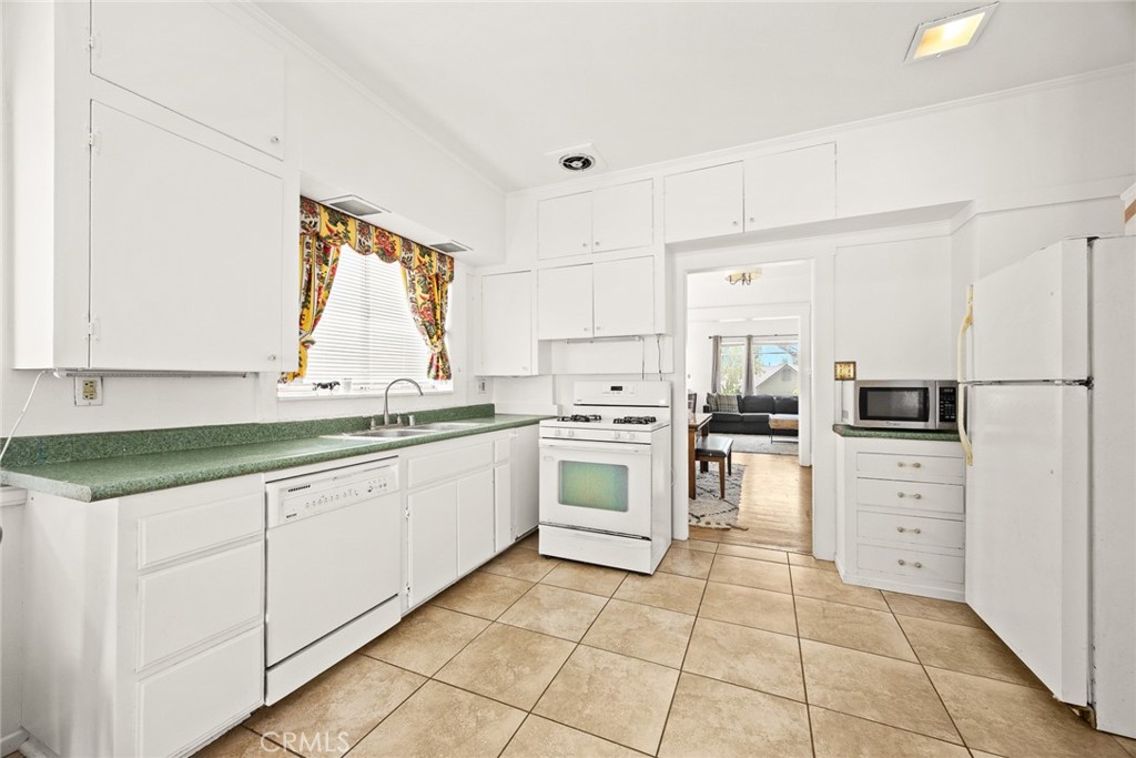 187 W Montecito Avenue