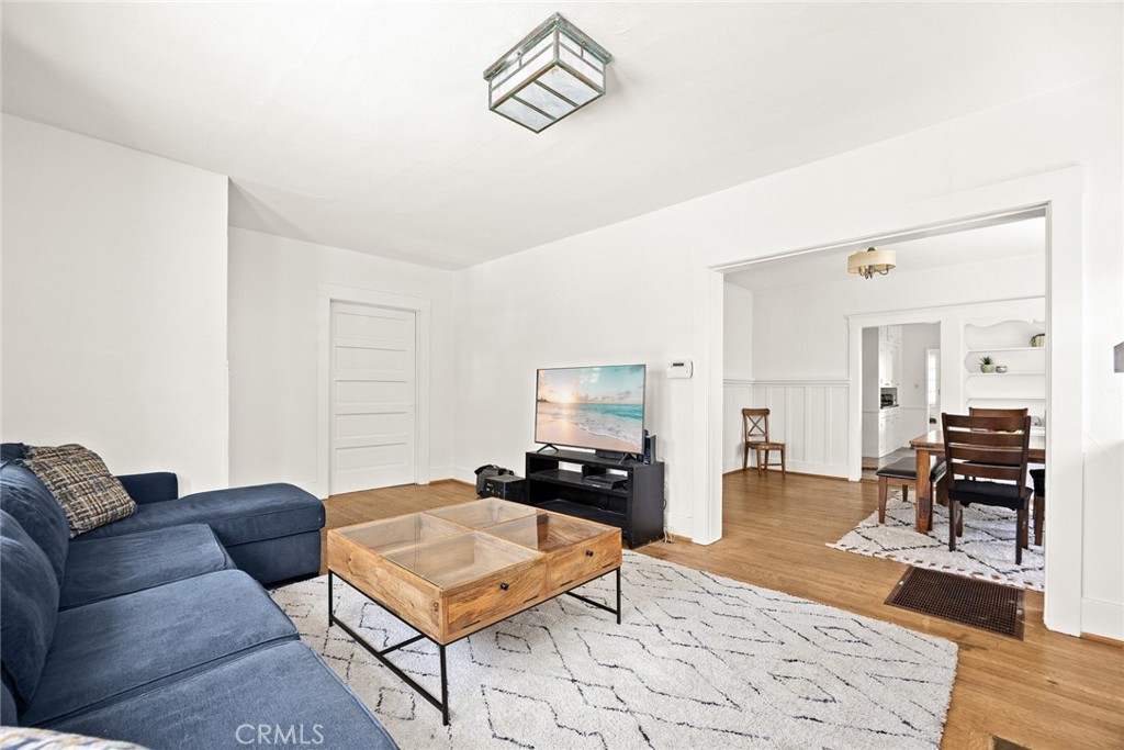 187 W Montecito Avenue