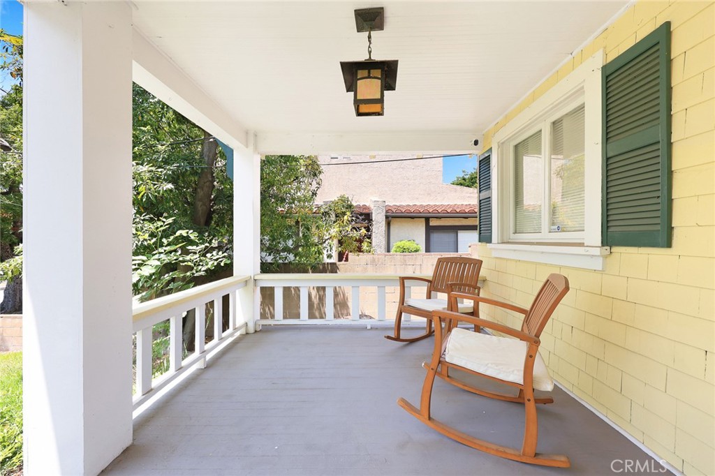 187 W Montecito Avenue