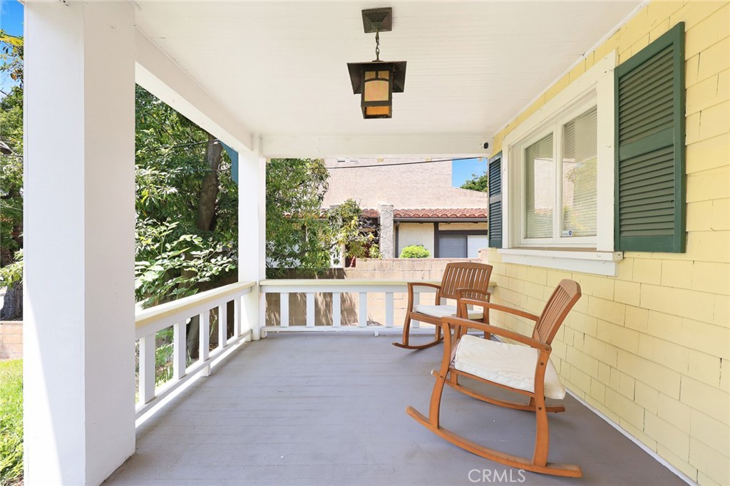 187 W Montecito Avenue