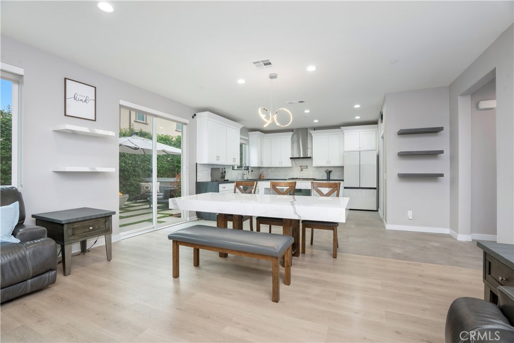 23148 W Saratoga Way
