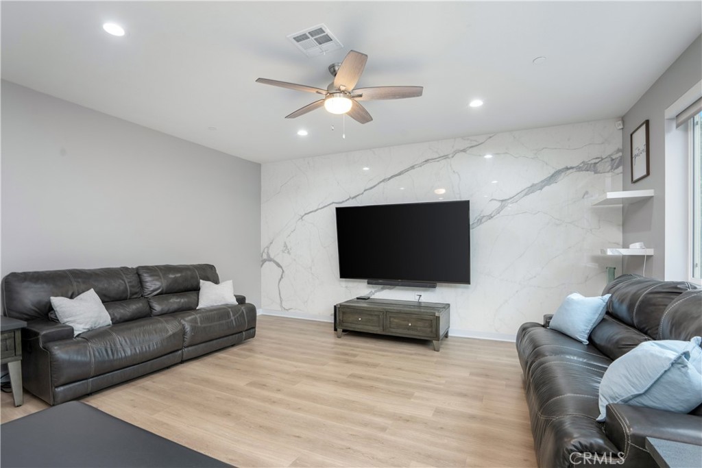 23148 W Saratoga Way