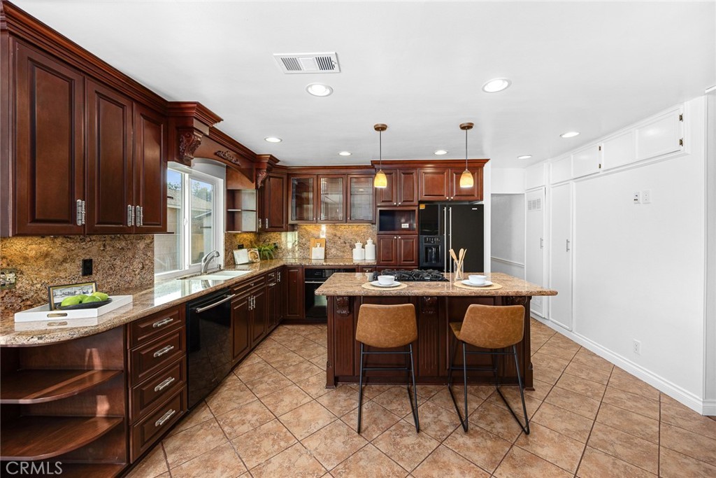3047 S 8th