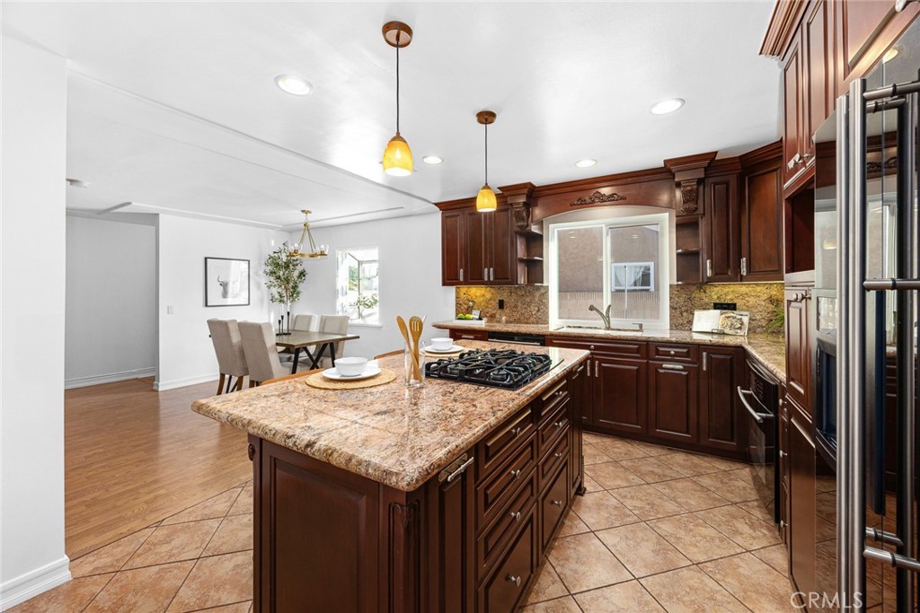 3047 S 8th